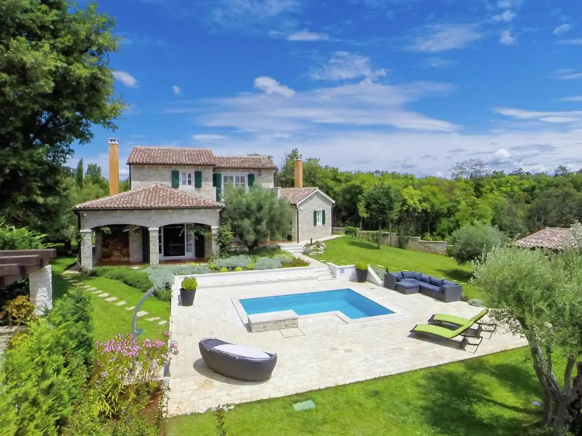 Lush Villa With Artistic Interiors Pool Baderna
