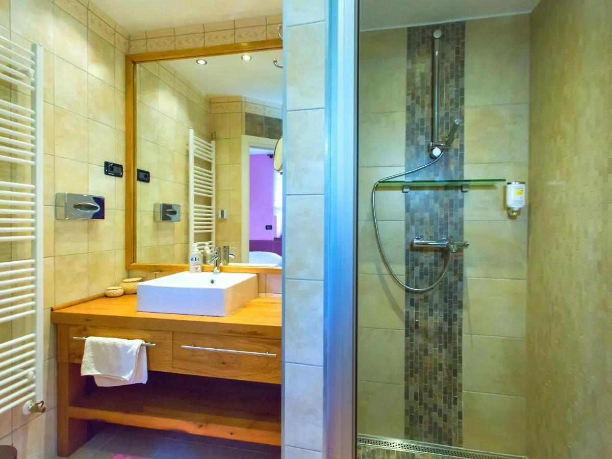 Lush Villa With Artistic Interiors Pool Baderna
