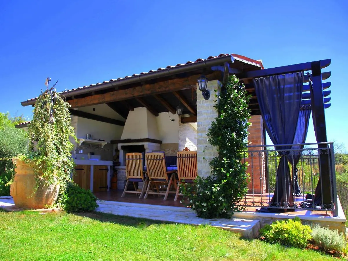 Lush Villa With Artistic Interiors Pool Baderna