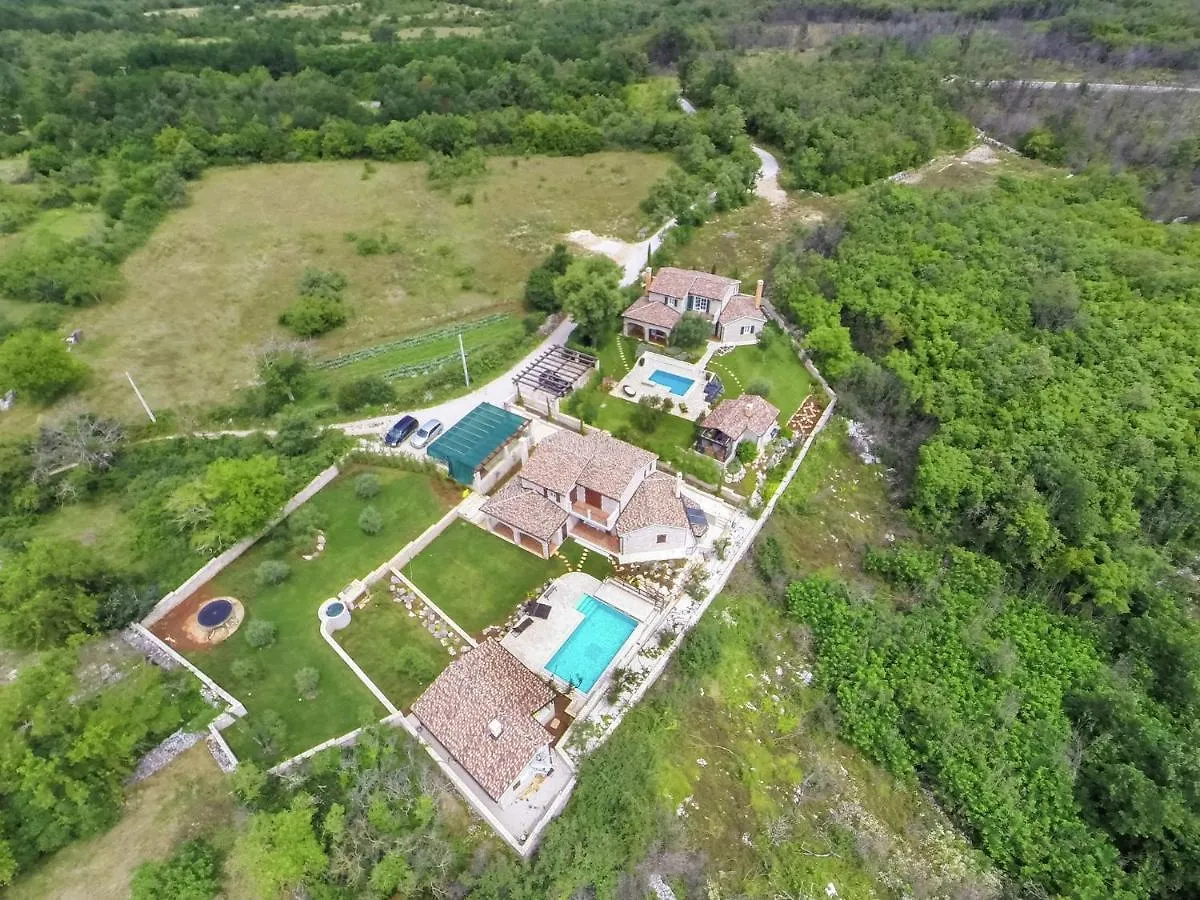 Lush Villa With Artistic Interiors Pool Baderna